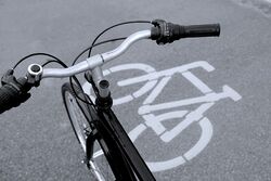 bicycle-path-830216 640